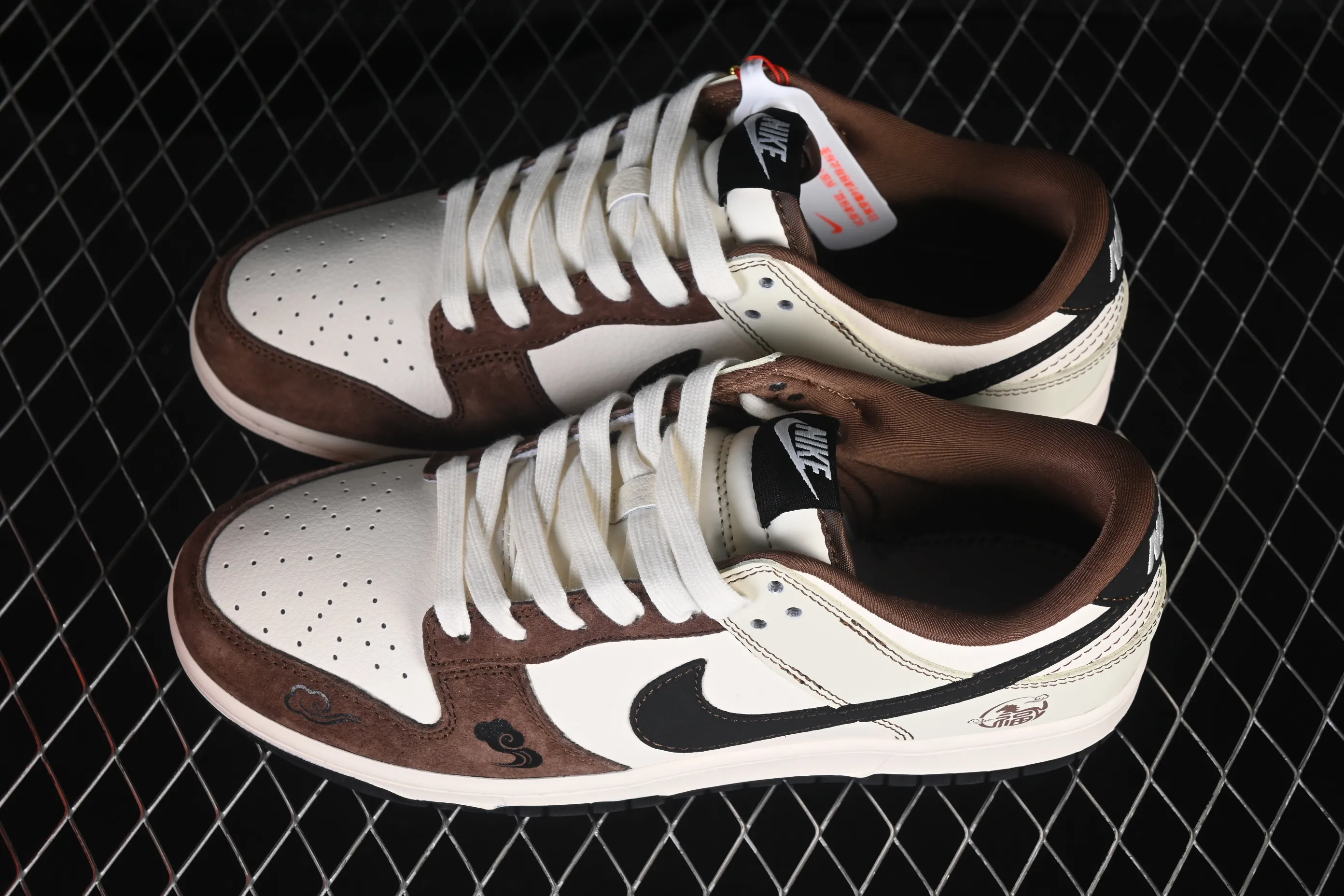 All categories Nk SB Dunk Series Nk SB Dunk Low High-end customized low-top sneakers Nike SB Dunk Low Year of the Horse limited edition dark brown high-end customized low-top casual skate shoes HG0026-013